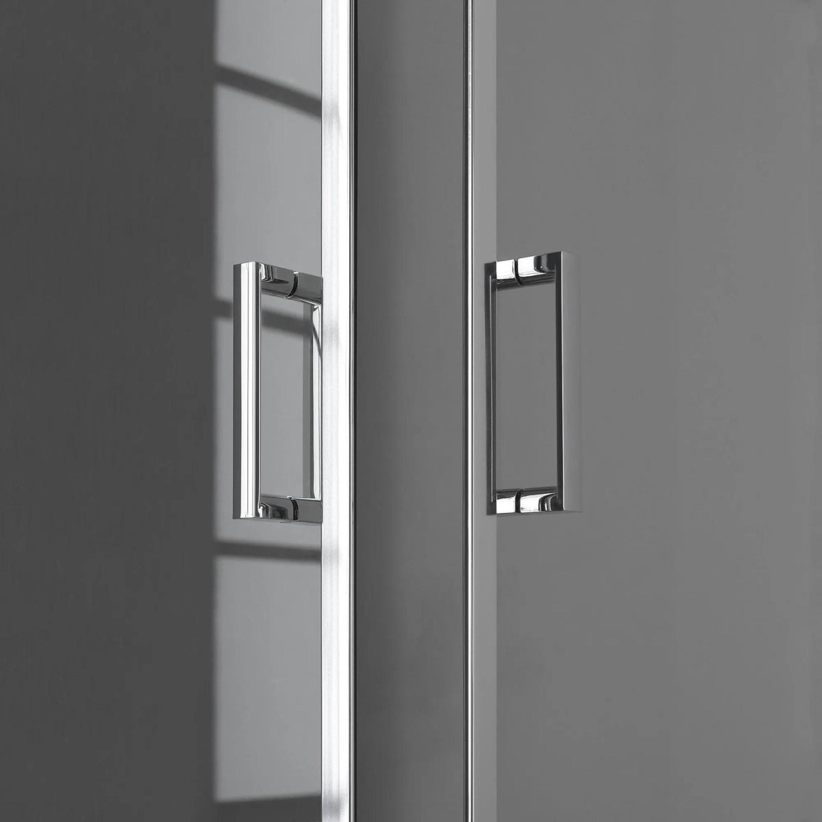 Box doccia angolare con 2 ante scorrevoli "Ferrara Two" in vetro trasparente h 195 cm - MondoViro