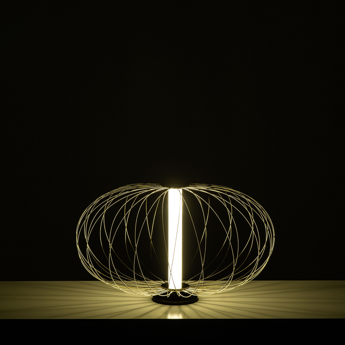 Lampada LED con paralume in acciaio "Jaula" da terra tavolo e sospesa