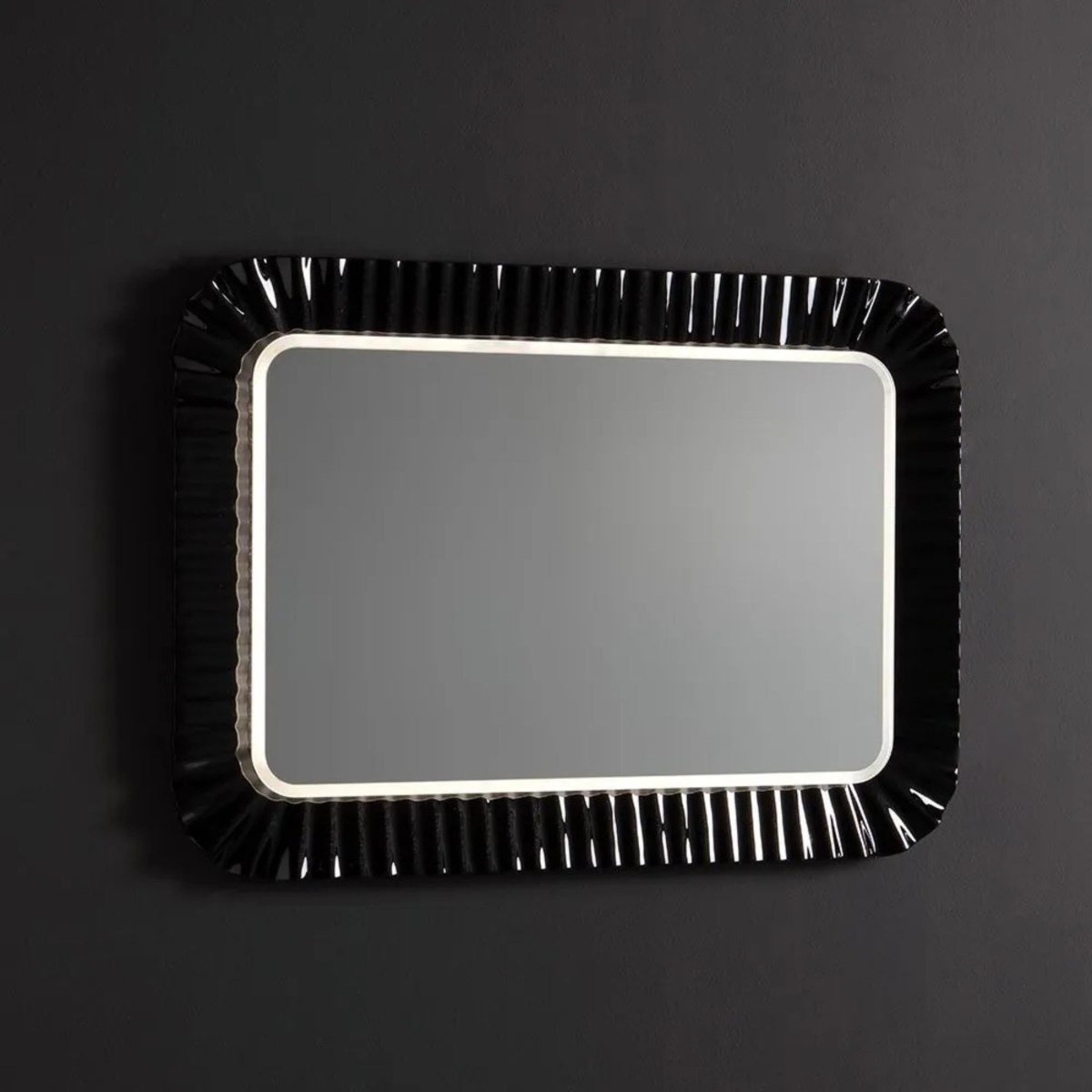 Specchio led rettangolare "Redding" con cornice in vetro fuso reversibile cm 94x68 - MondoViro