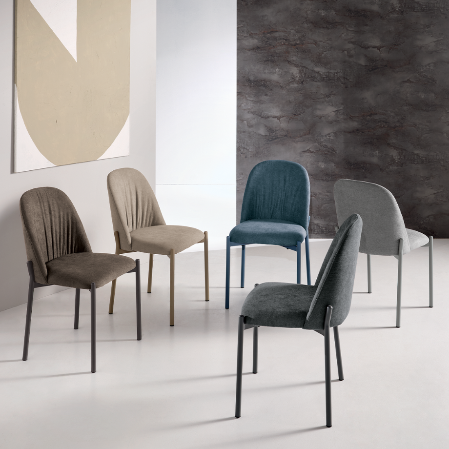 Set 4 sedie "Nova" imbottite in tessuto con struttura in metallo cm 47x56 86h