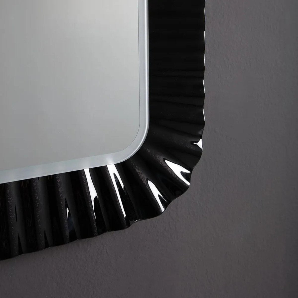 Specchio led rettangolare "Redding" con cornice in vetro fuso reversibile cm 94x68 - MondoViro