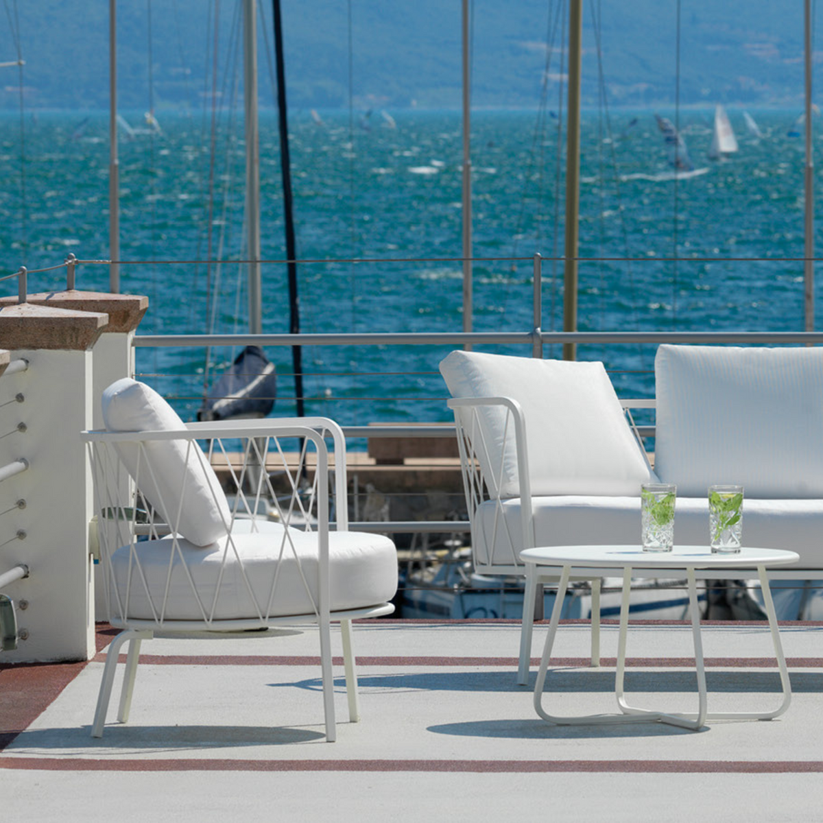 Poltrona bassa in metallo zincato "Daisy12" sedia lounge da giardino cm 73x73 71h
