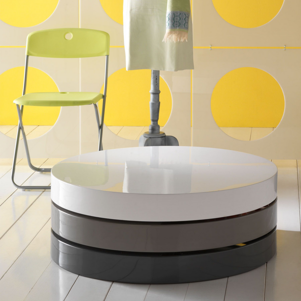 Tavolino basso contenitore "Drop1" in MDF laccato cm 90x90 32h