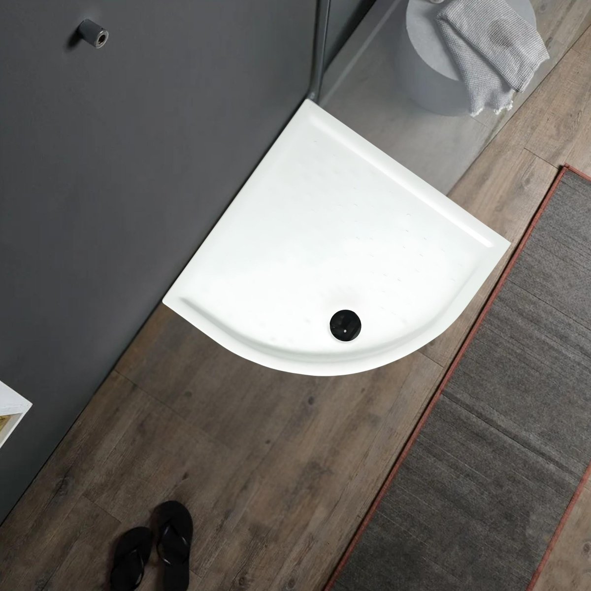 Piatto doccia semicircolare "Matera" in ceramica antiscivolo con bordi rialzati - MondoViro