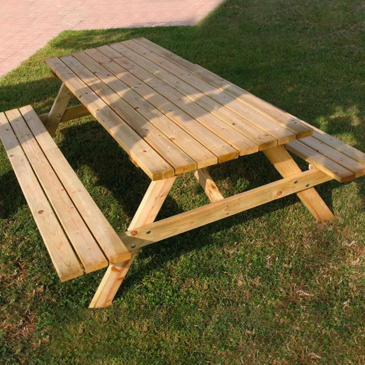 Tavolo da pic nic per esterno "Garden" in legno di conifera con sedili cm 180x150 70h