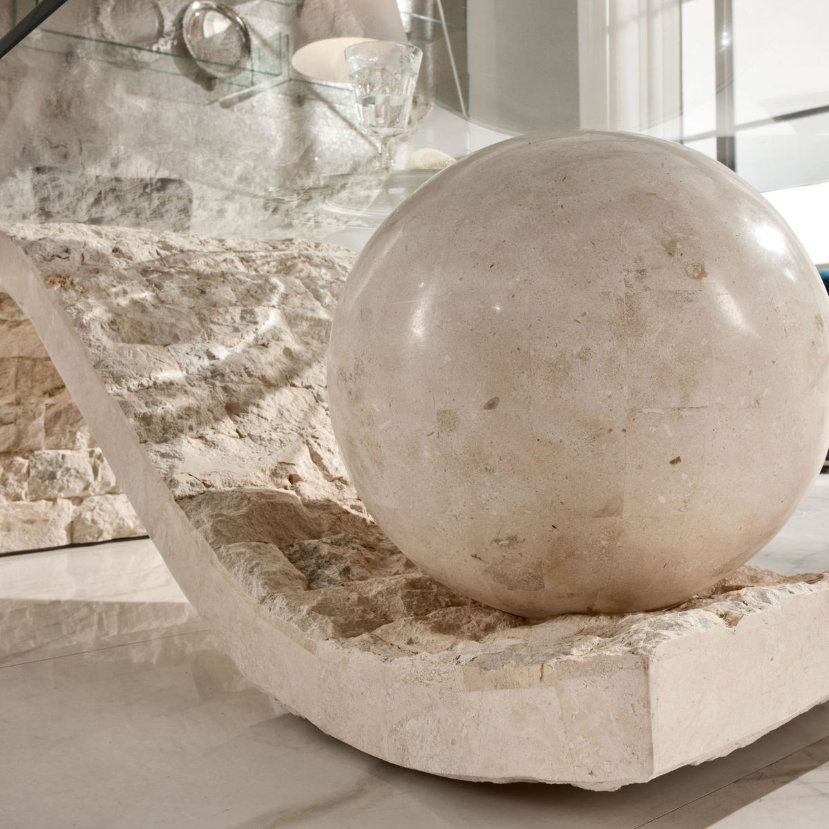 Tavolino basso in pietra fossile "Mary" top in vetro temperato cm 120x70 37h