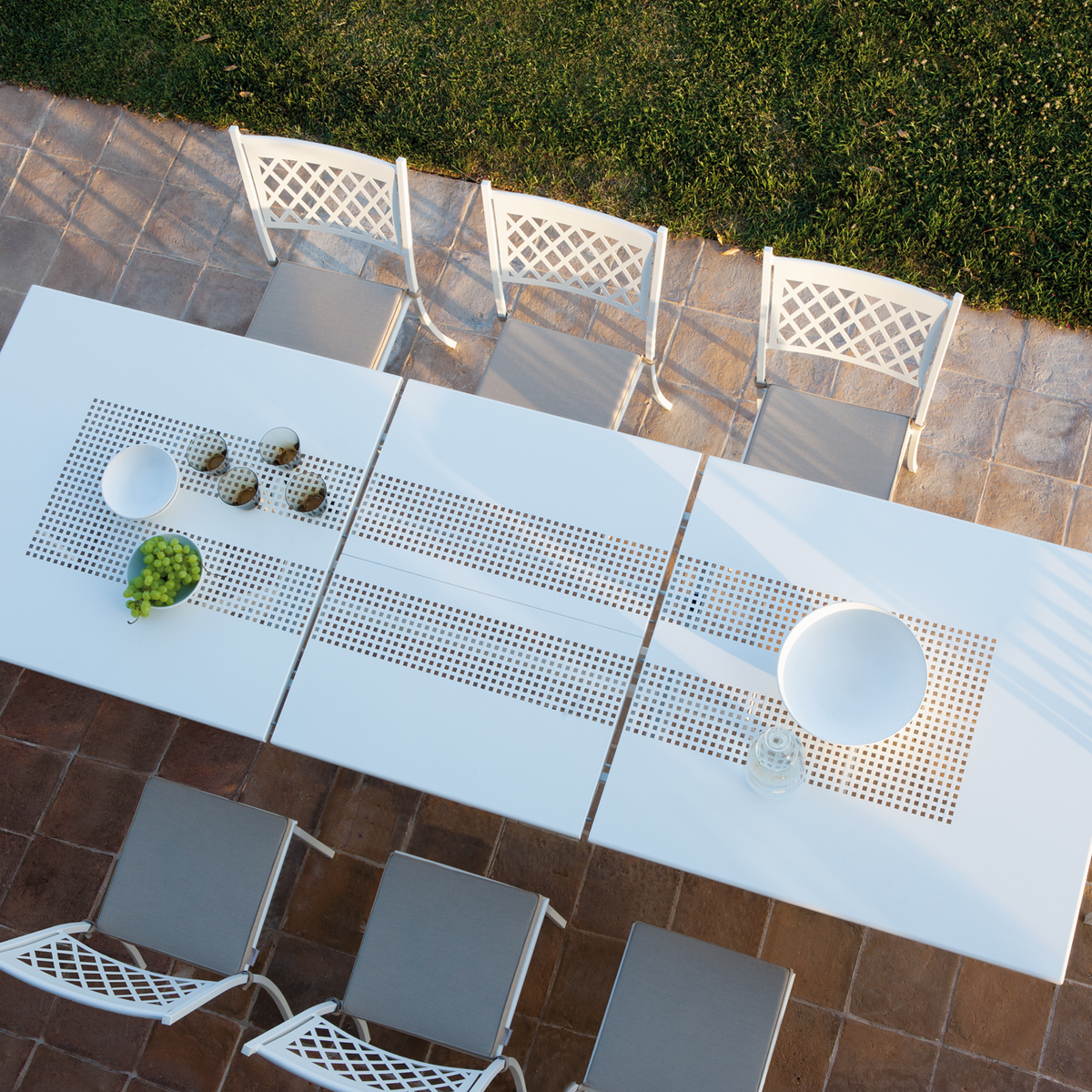 Tavolo allungabile in metallo "Valentino" da giardino moderno cm 220/300x100 75h