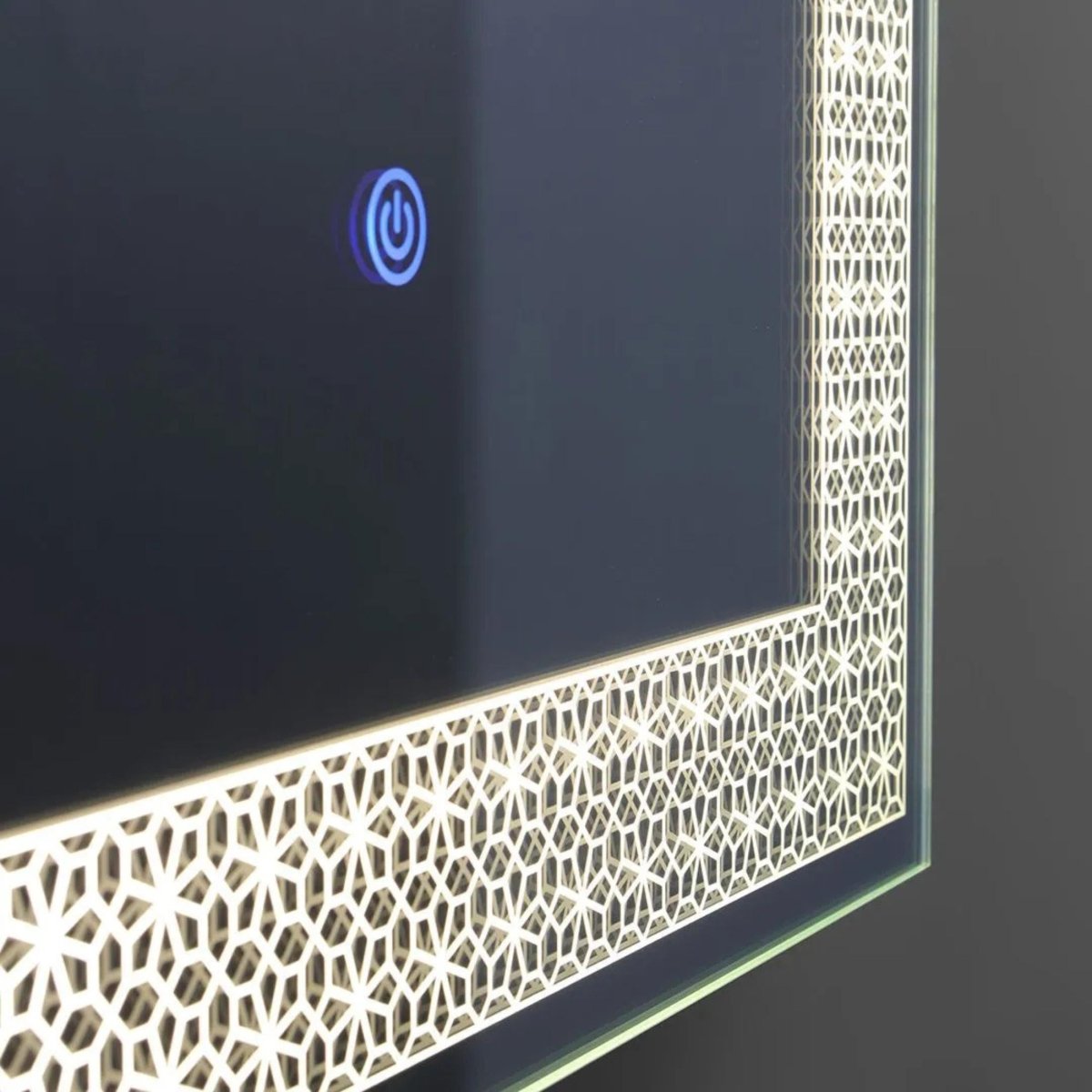 Specchio rettangolare a led "Fresno" con cornice decorata illuminata cm 50x70 - MondoViro