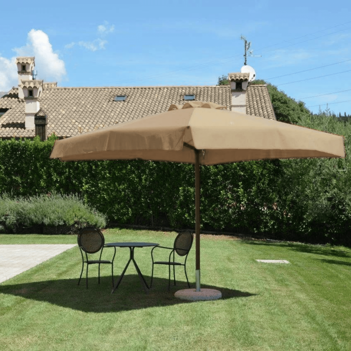 Ombrellone moderno "Corallo Glamour" con palo centrale effetto rovere - MondoViro
