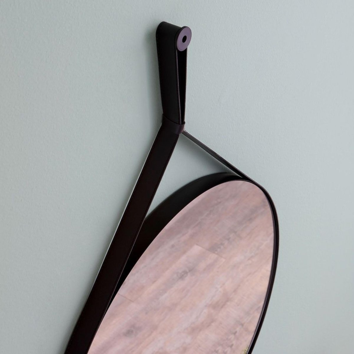Specchio rotondo da bagno "Hillsboro" cornice con laccio in pelle nera cm 60x90 - MondoViro