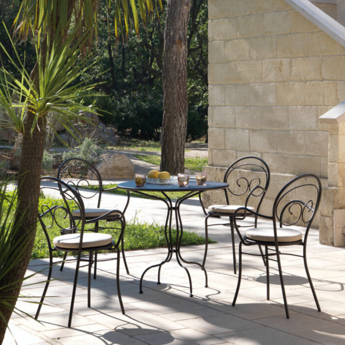 Tavolo tondo in metallo zincato "Rondò" da bar e giardino smontabile cm 60x60 75h