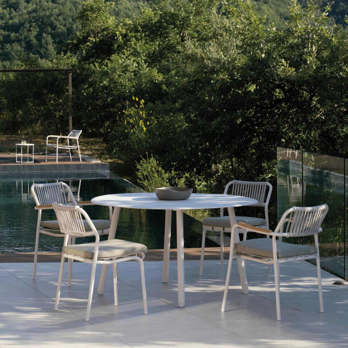 Tavolo tondo in alluminio "Verdea" da pranzo per giardino cm 130x130 75h - MondoViro