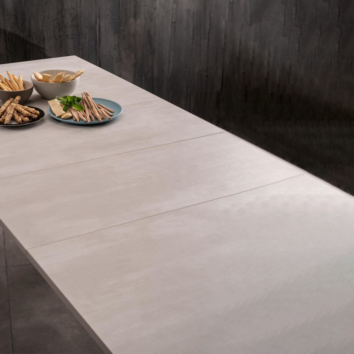 Tavolo allungabile "Blanche" piano melaminico gambe in metallo 14 posti cm 156/316x90 76h