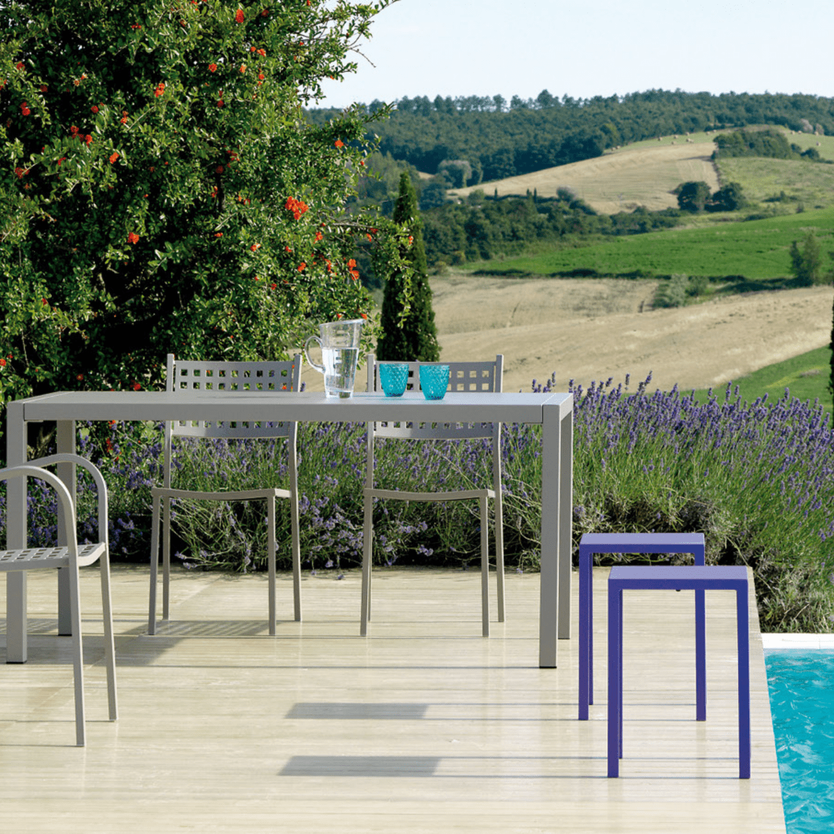 Tavolo moderno fisso rettangolare in metallo "Quatris" giardino impilabile h 75 cm - MondoViro