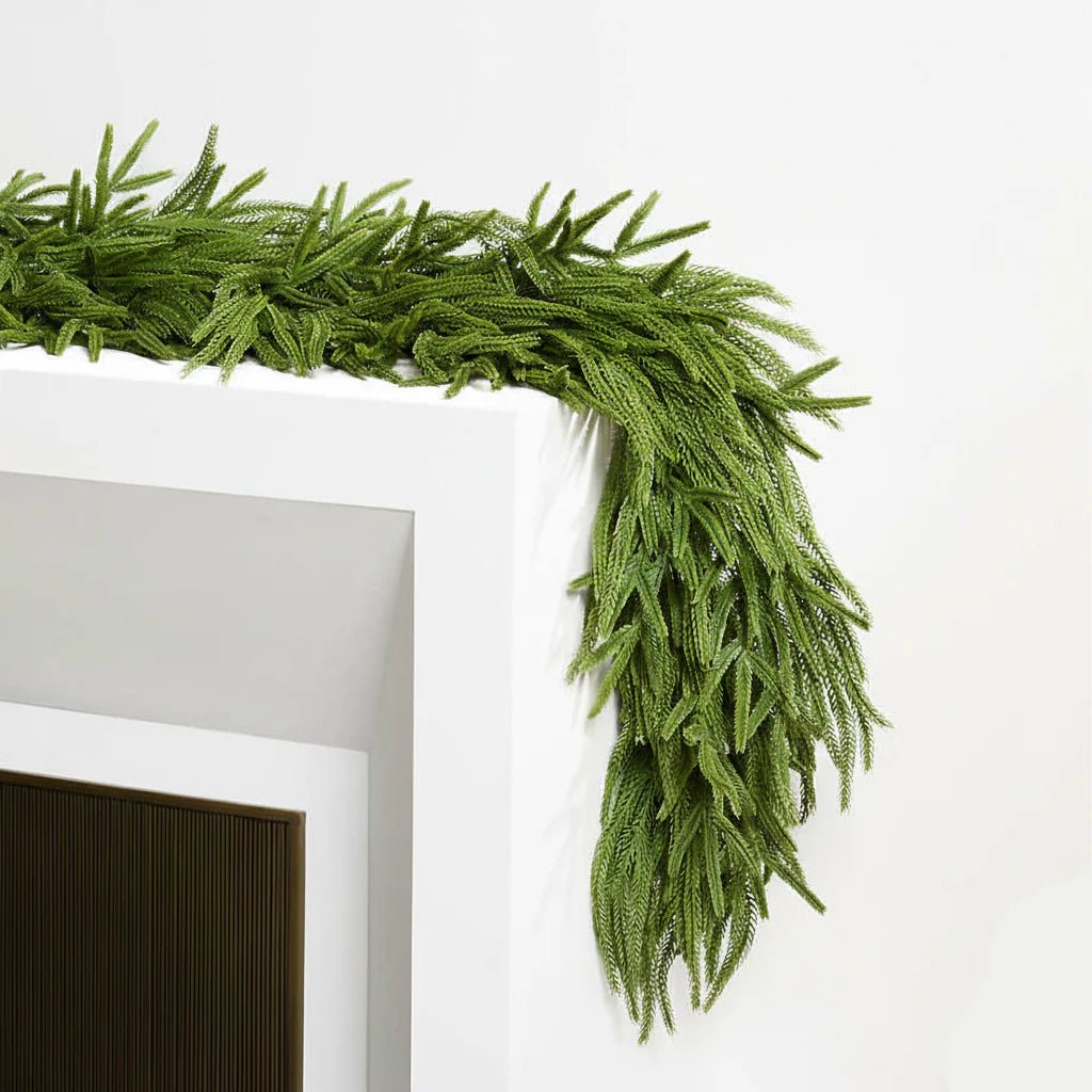 Ghirlanda natalizia Norfolk Pine "Pattyx" in Pe effetto Real Touch da 270 cm - MondoViro
