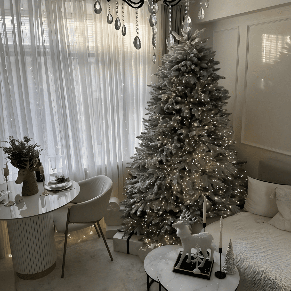 Albero di Natale innevato slim "Cometa" moderno in PE effetto Real Touch + Flock - MondoViro