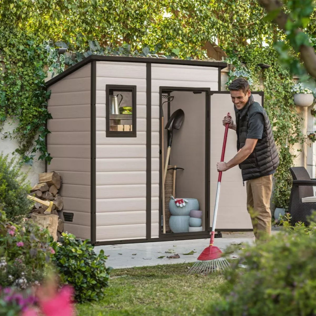Casetta da giardino "Coffee" effetto legno beige con finestra frontale