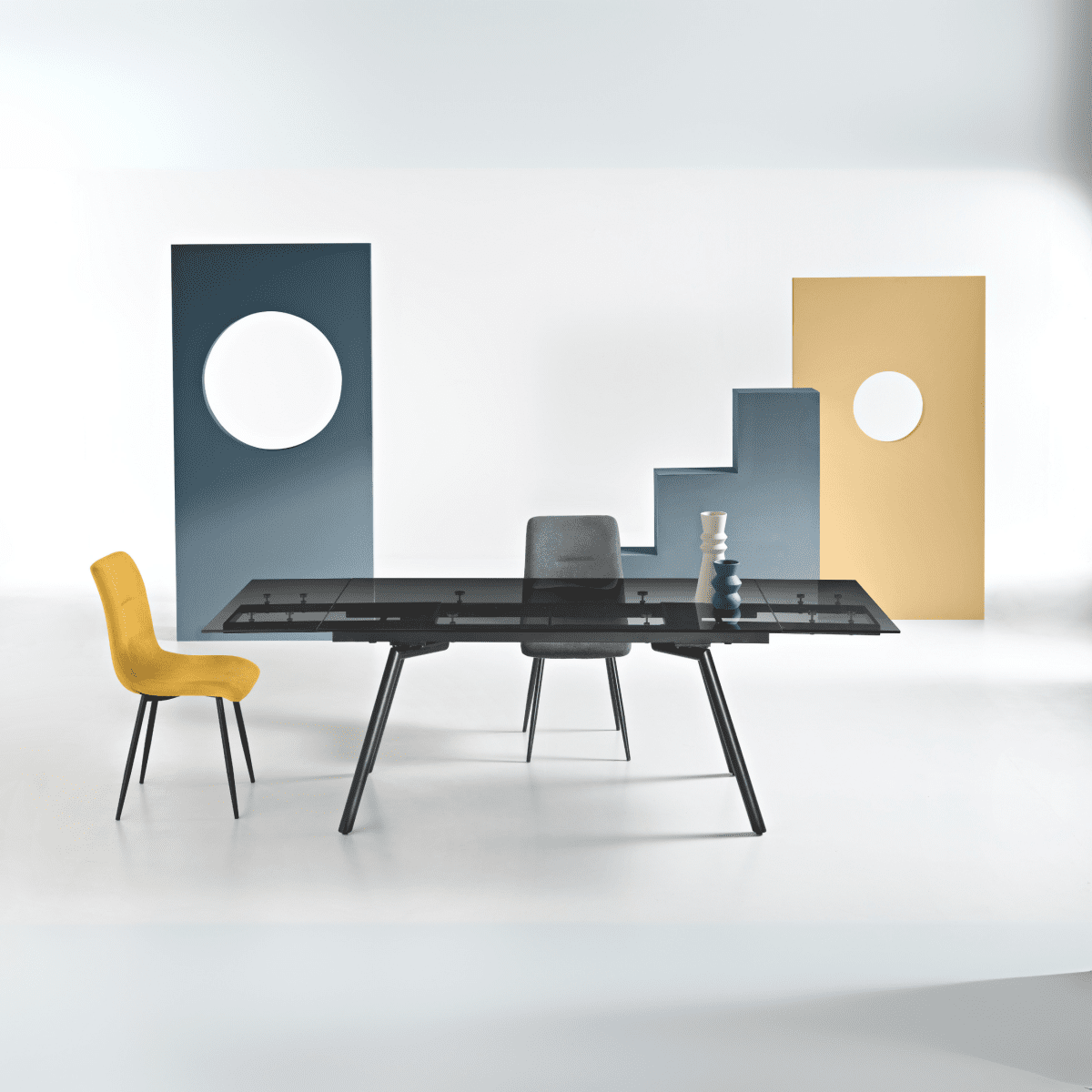 Tavolo allungabile "Rhea" con due allunghe e piano in vetro cm 160/240x90 76h - MondoViro
