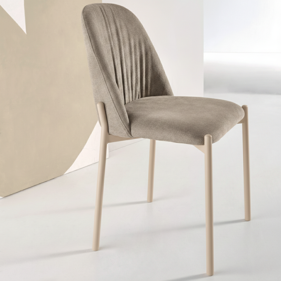Set 4 sedie "Nova" imbottite in tessuto con struttura in metallo cm 47x56 86h