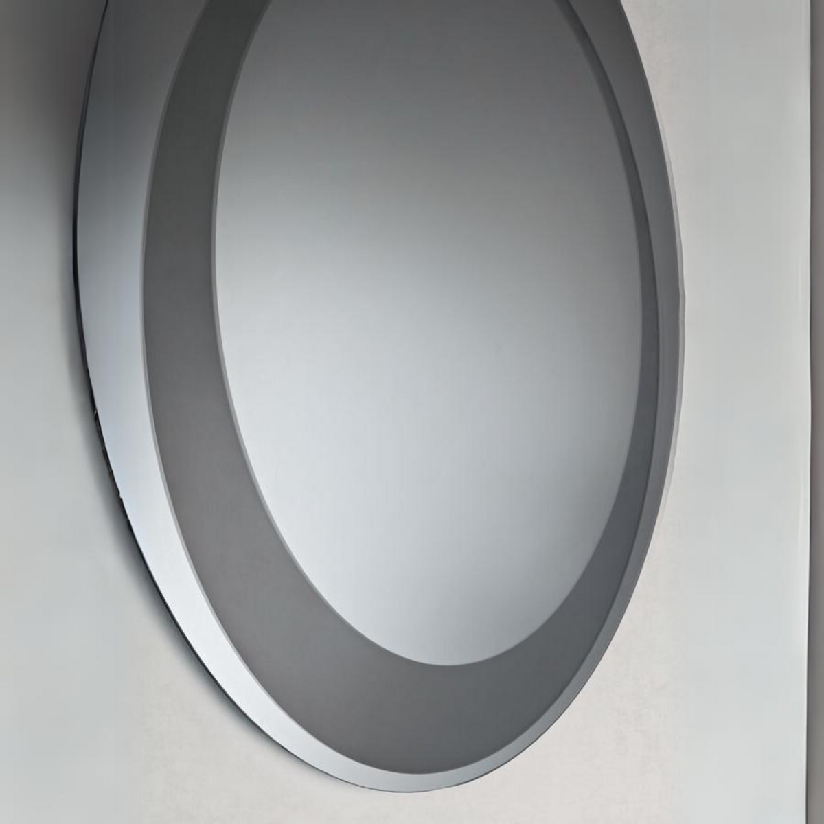 Specchio da parete "Malaga" rotondo con elegante decorazione sabbiata