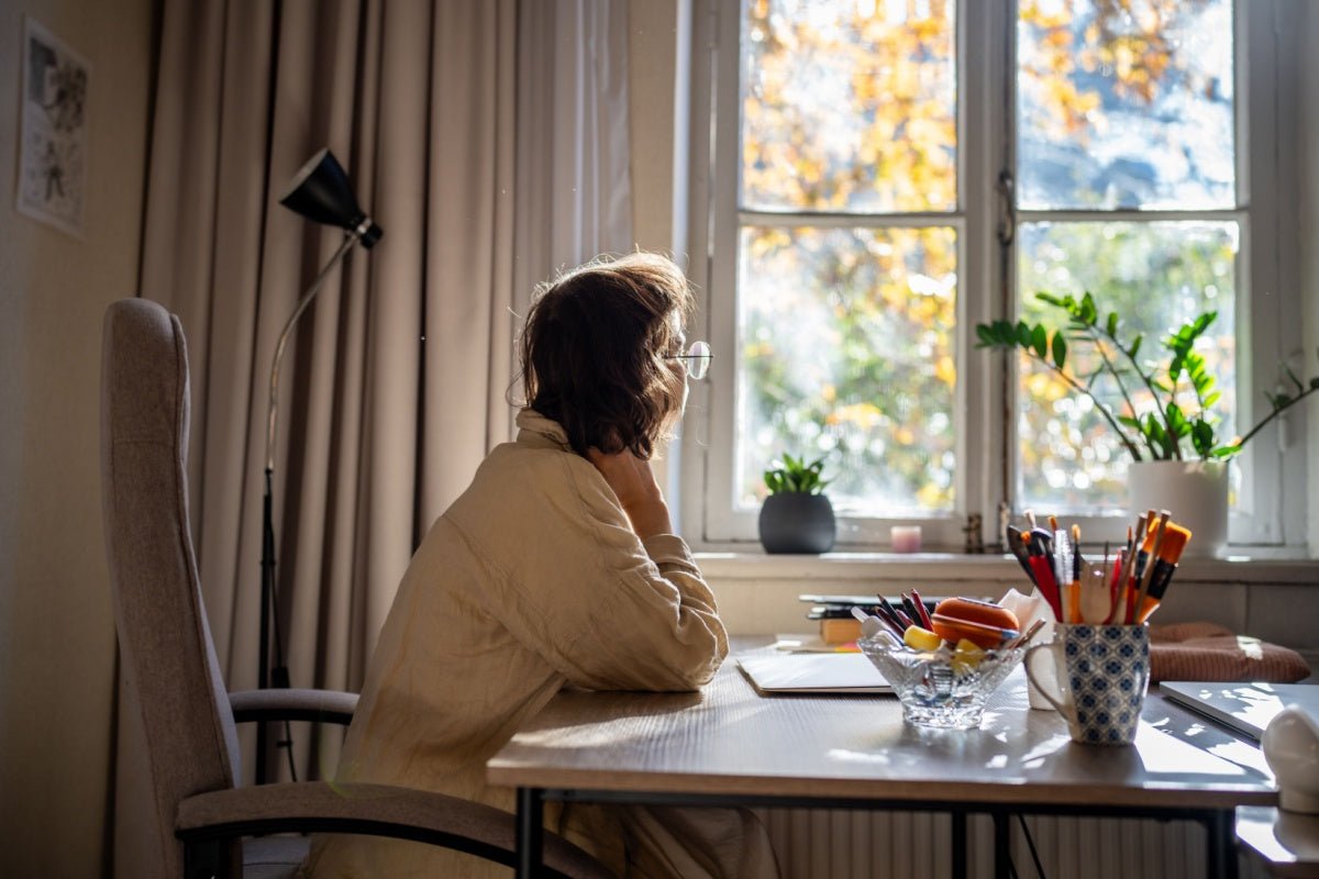 Come posizionare la scrivania in ufficio per lavorare meglio - MondoViro