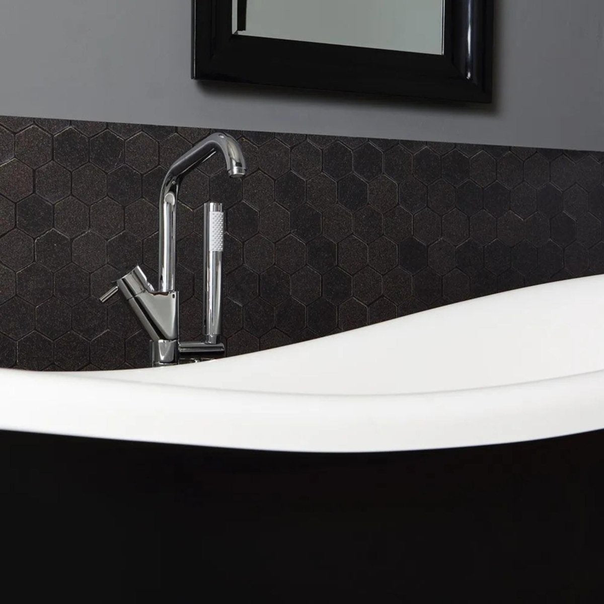 Vasca da bagno classica freestanding "Romanza" in marmo ricomposto cm 168x76 55h - MondoViro