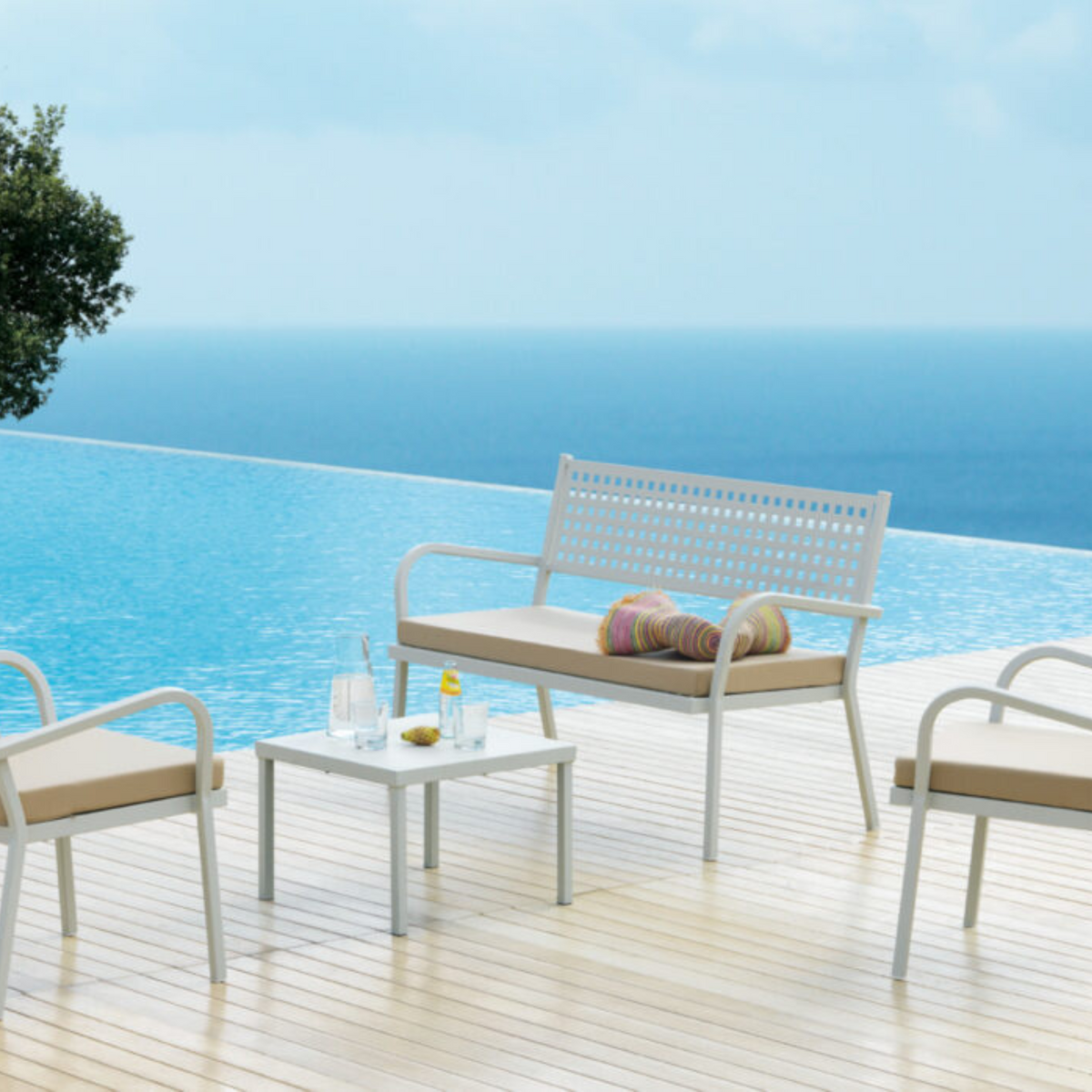 Divano moderno da giardino in metallo "Alice" panca sofa impilabile cm 125x60 77h