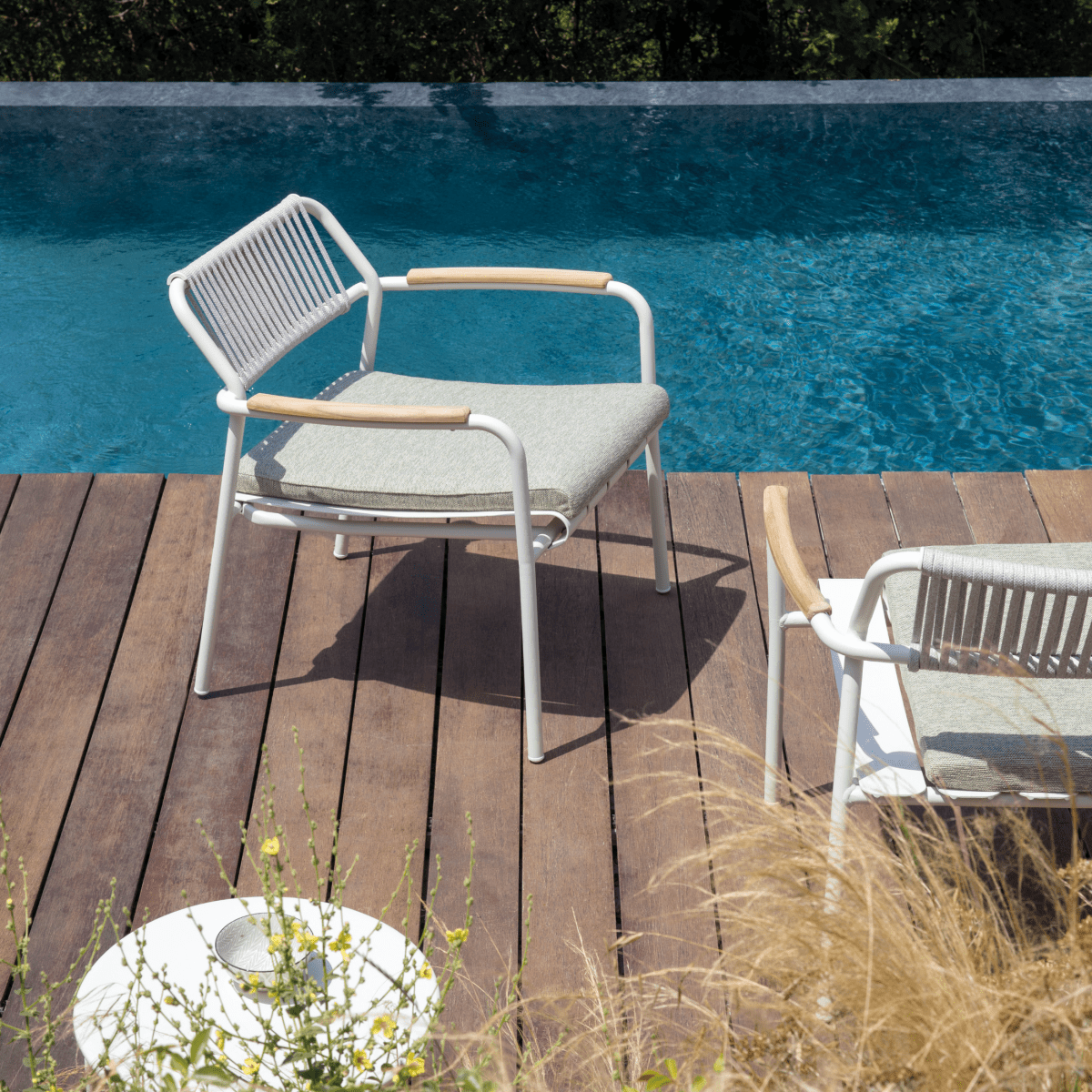 Poltrona bassa con schienale in corda "Verdea Rope" sedia lounge da giardino cm 74x70 74h - MondoViro