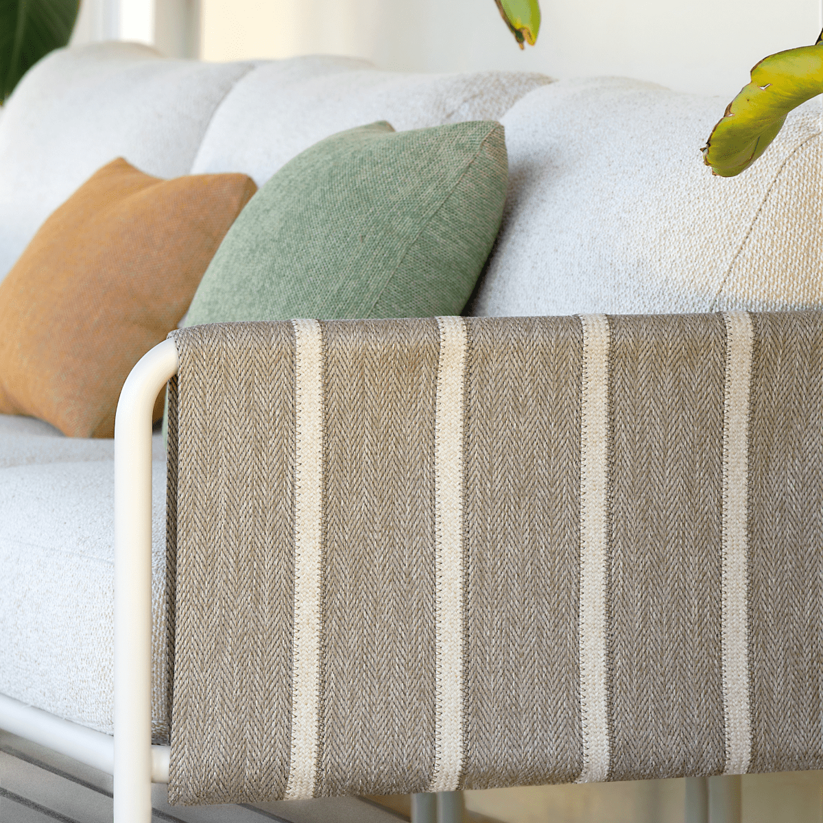Divano in metallo "Hamptons" imbottito con cuscini cm 80x84h - MondoViro