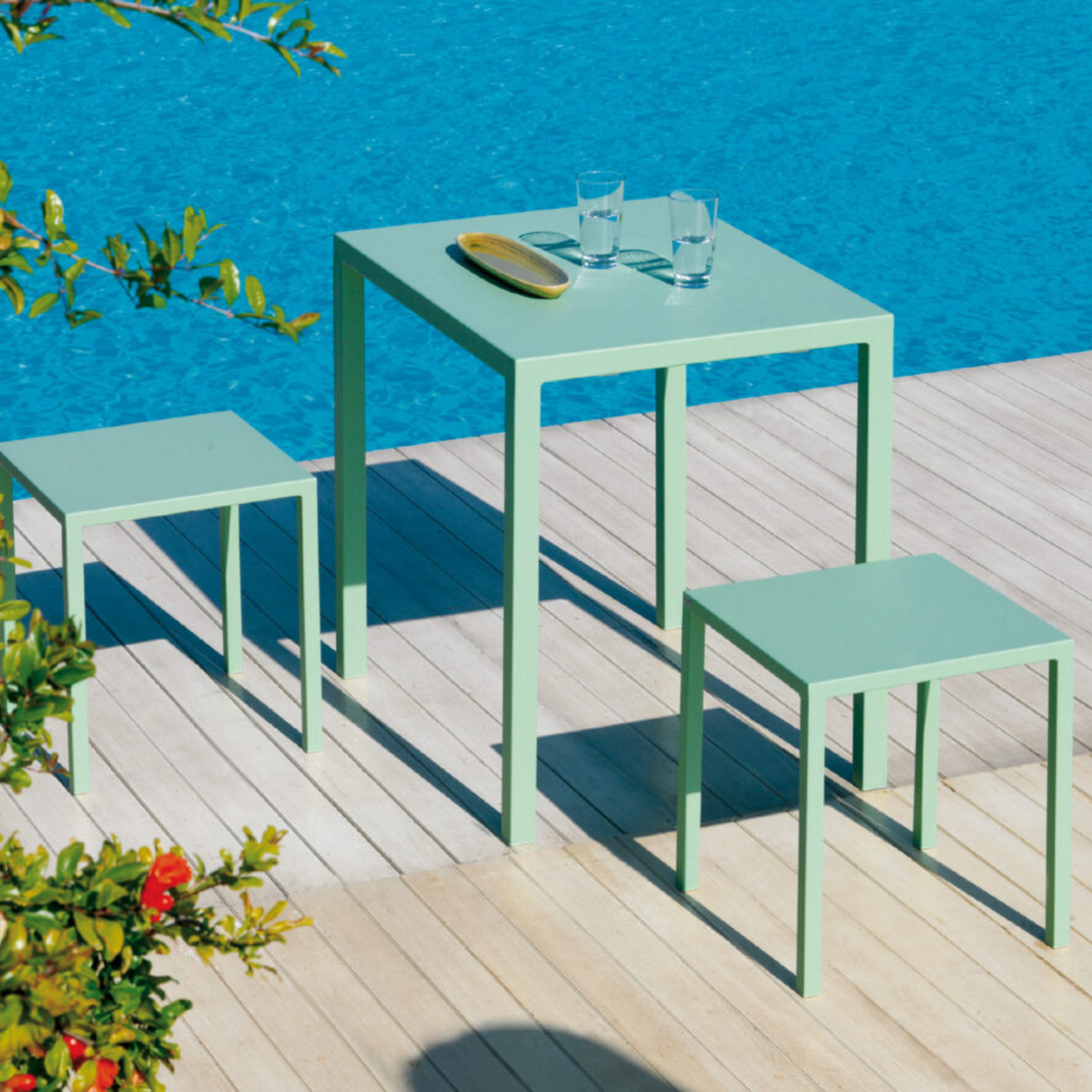 Sgabello basso in metallo moderno "Quatris" tavolino da caffè per giardino