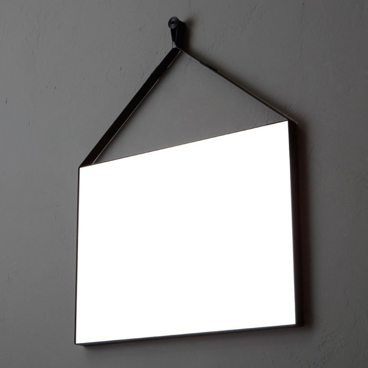 Specchio rettangolare design "Hillsboro" cornice con laccio in pelle nera cm 70x50 - MondoViro