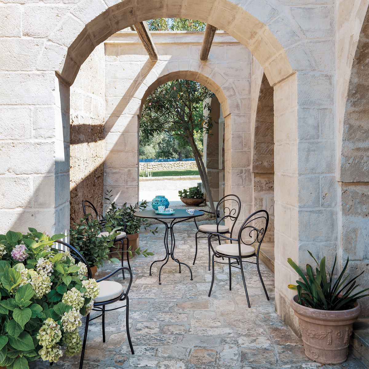 Set di sedie in metallo verniciato "Mimmo" impilabili da giardino cm 51x52 89h