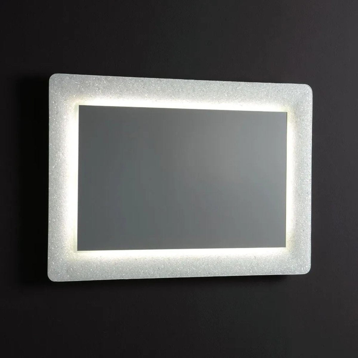 Specchio a led rettangolare "Serranova2" con cornice in graniglia di vetro cm 90x62 - MondoViro