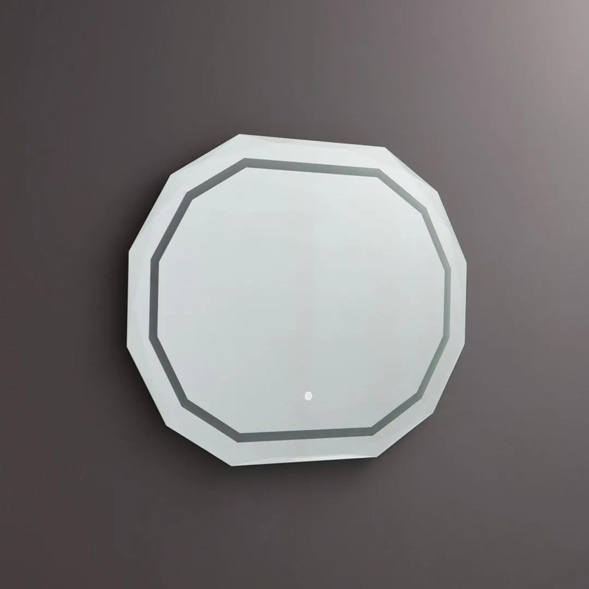 Specchio a led "Horizonte" con bordo sfaccettato e illuminato - MondoViro