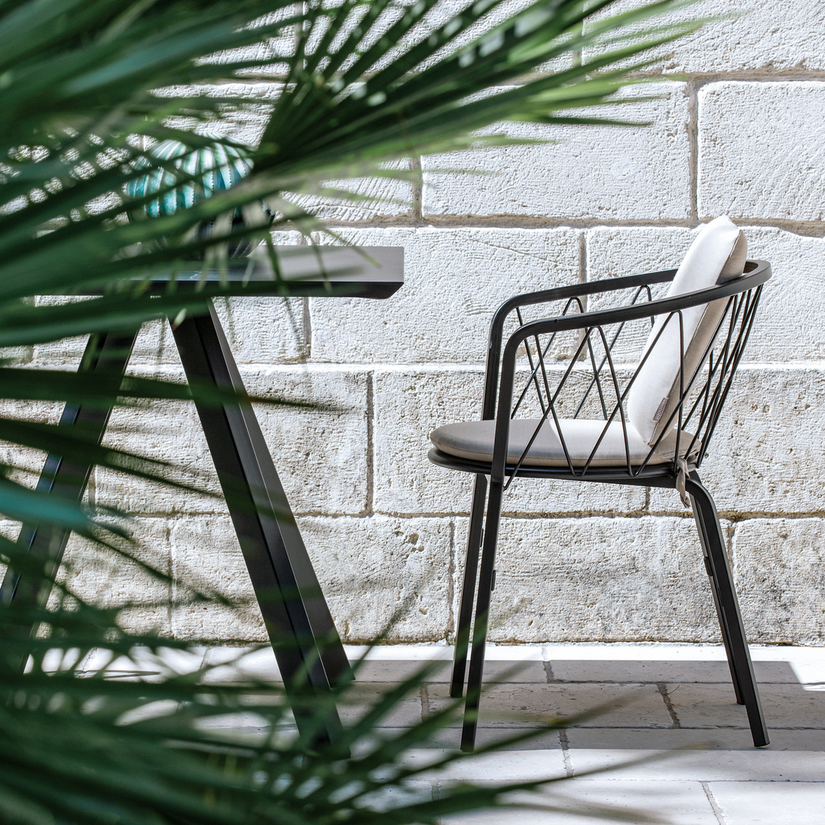 Sedia da giardino in metallo verniciato impilabili "Daisy" cm 57x55 75h