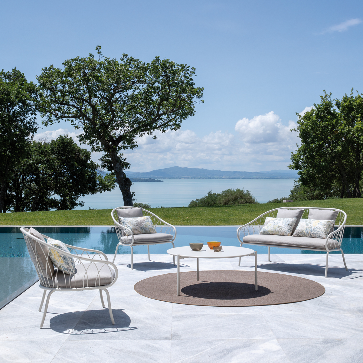 Poltrona bassa da giardino in metallo "Flora" sedia lounge impilabile cm 75x75 75h