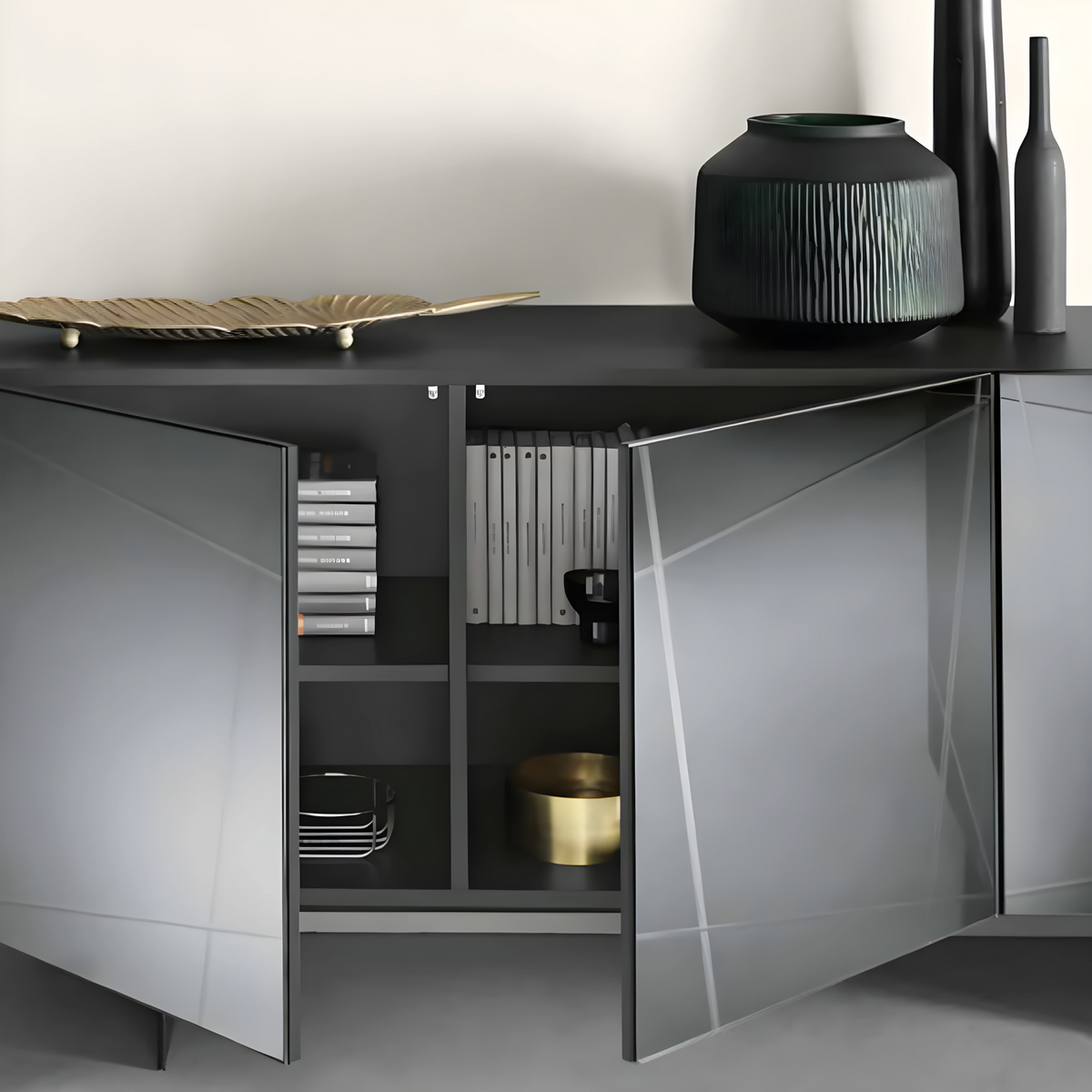 Madia moderna già assemblata in legno "Conty" 3 ante specchio cm 180x50 h80