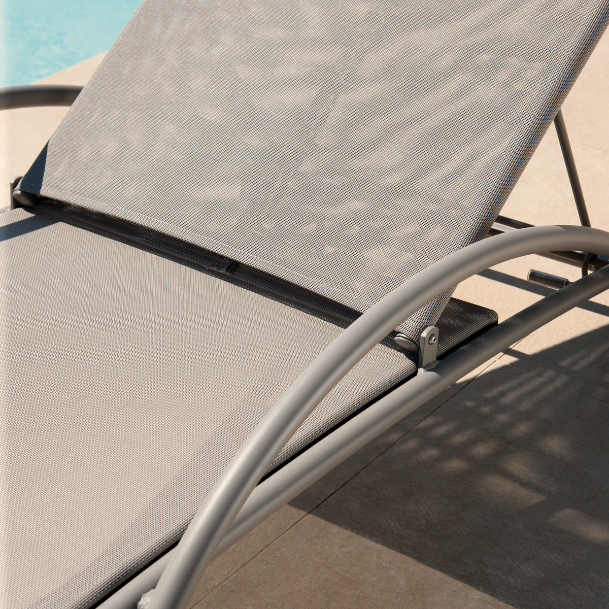 Set di 2 lettini prendisole in tessuto e alluminio "Park" da giardino cm 188x63 86h