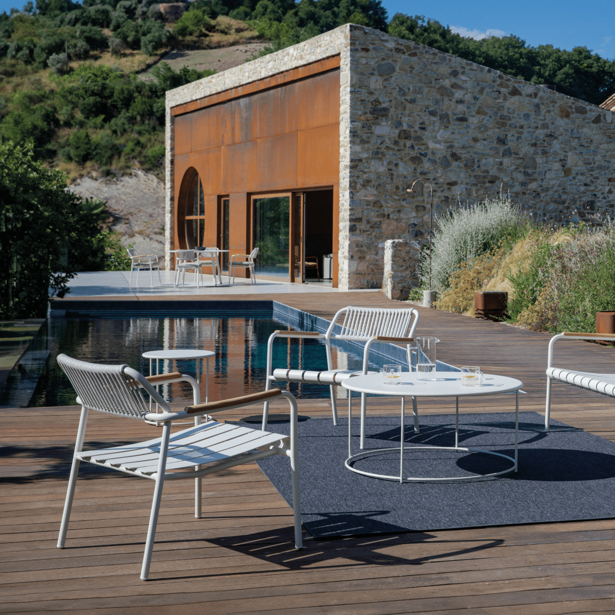 Poltrona bassa con schienale in corda "Verdea Rope" sedia lounge da giardino cm 74x70 74h - MondoViro