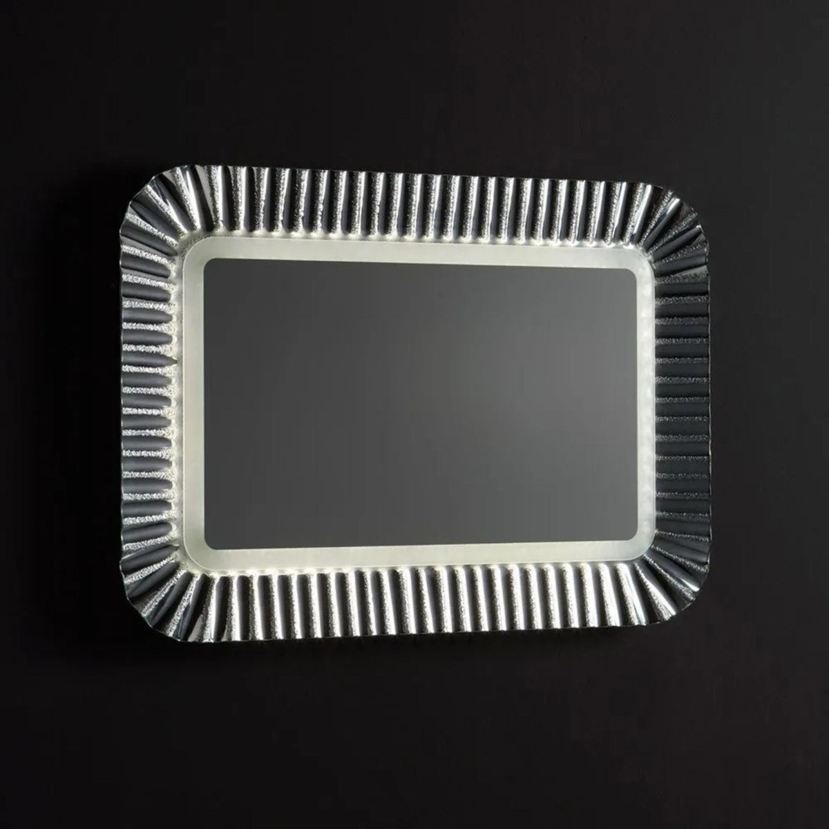 Specchio led rettangolare "Redding" con cornice in vetro fuso reversibile cm 94x68 - MondoViro