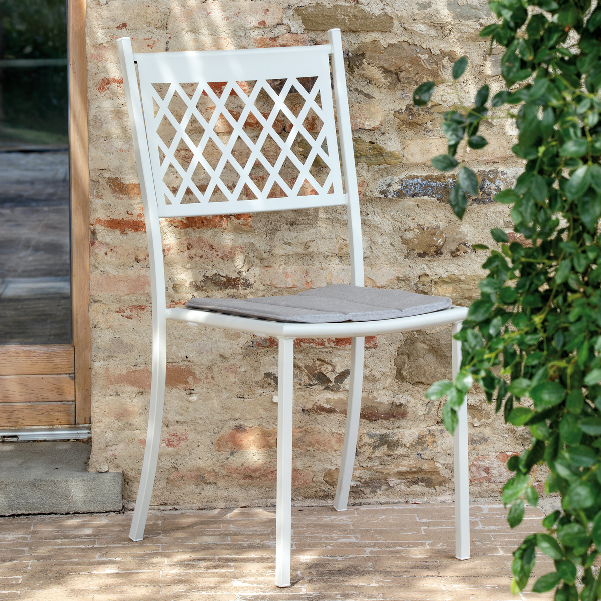 Set di sedie moderne da giardino "Summertime" in metallo verniciato impilabili cm 49x57 95h