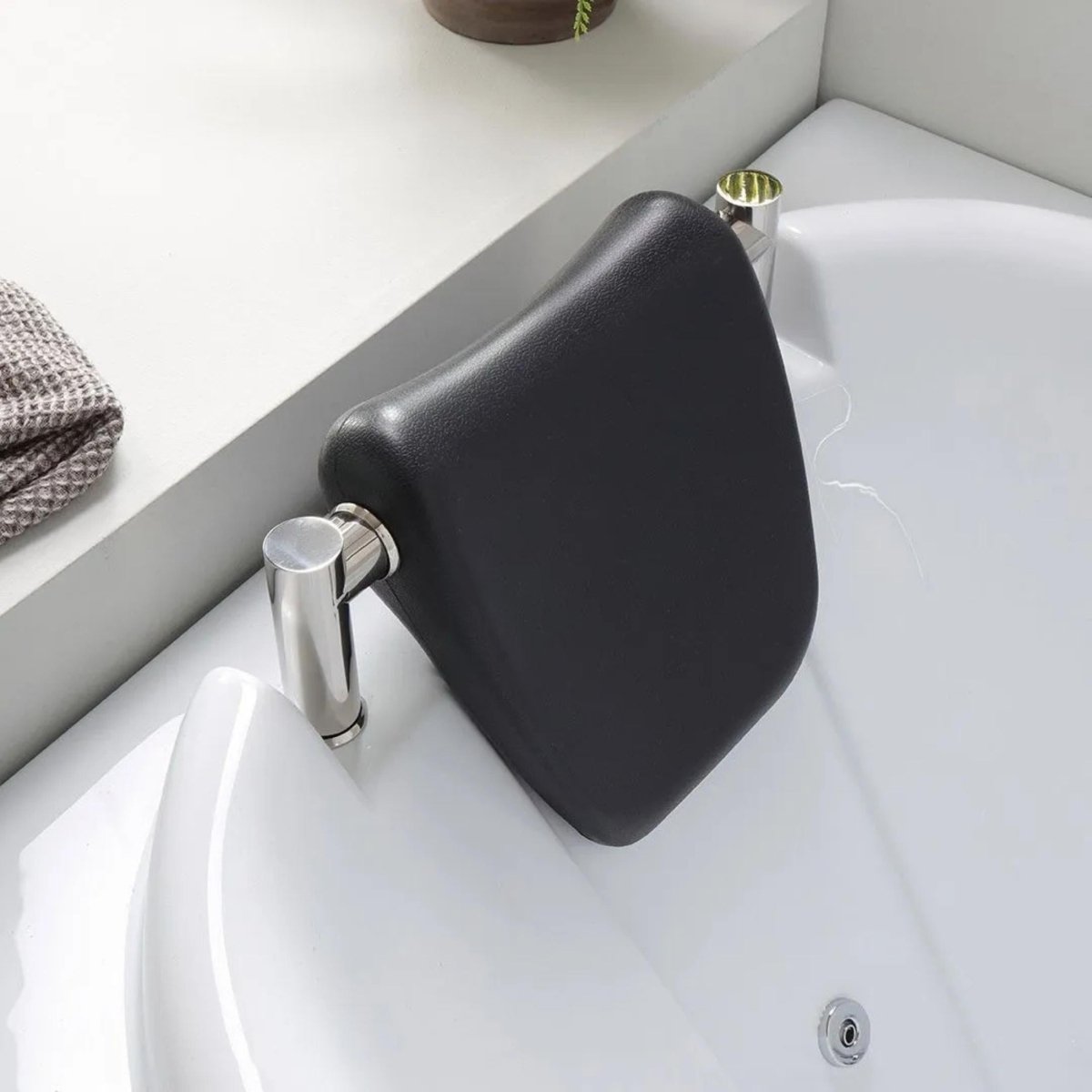 Vasca da bagno con idromassaggio "Doris" ad incasso su 3 pareti cm 170x78 65h - MondoViro