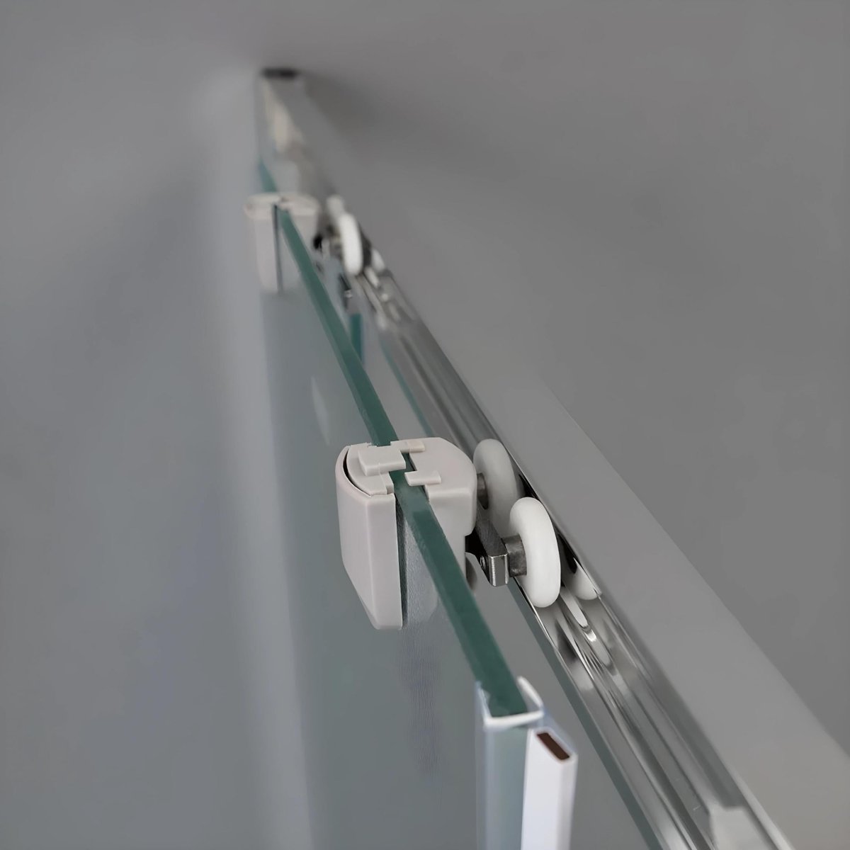 Box doccia quadrato con ante scorrevoli "Genova Two" in vetro temperato opaco h 185 cm - MondoViro