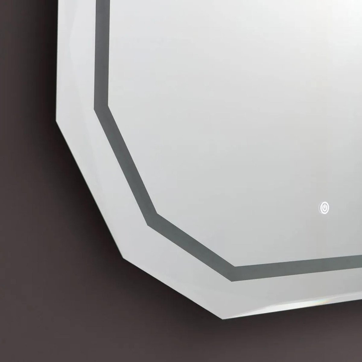 Specchio a led "Horizonte" con bordo sfaccettato e illuminato - MondoViro