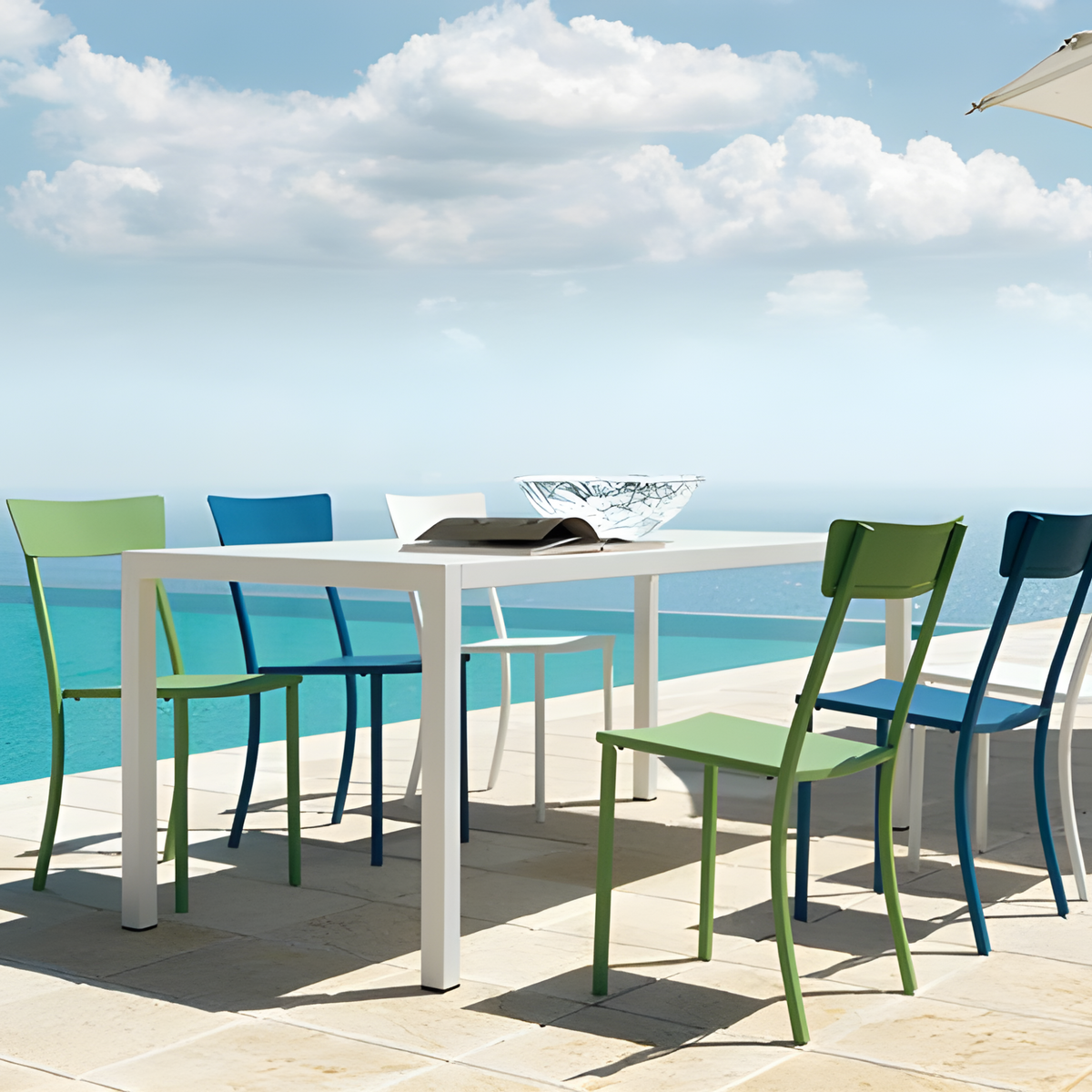 Set di sedie moderne in metallo verniciato "Mogan" da giardino impilabili cm 47x52 85h