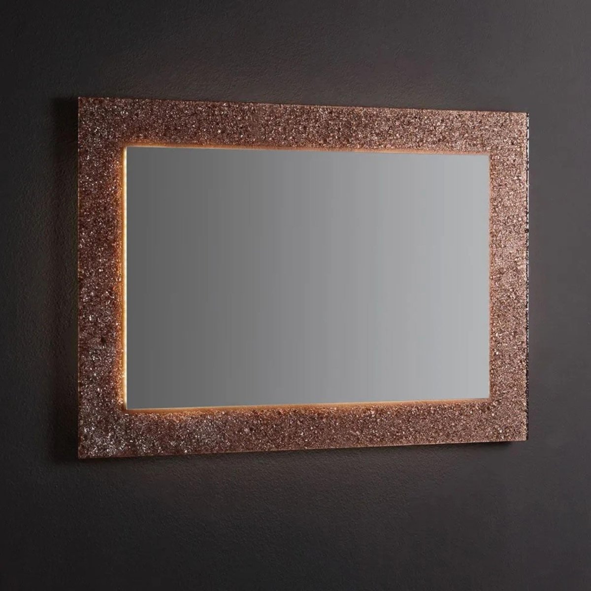 Specchio a led rettangolare "Serranova" con cornice in graniglia di vetro cm 98x70 - MondoViro