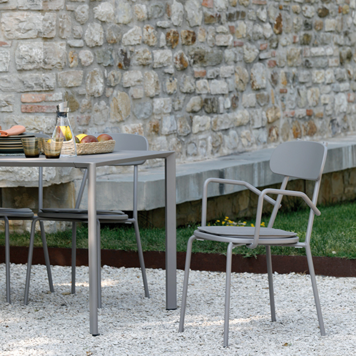 Sedie "Fox" da giardino in metallo verniciato impilabili cm 53x53 84h