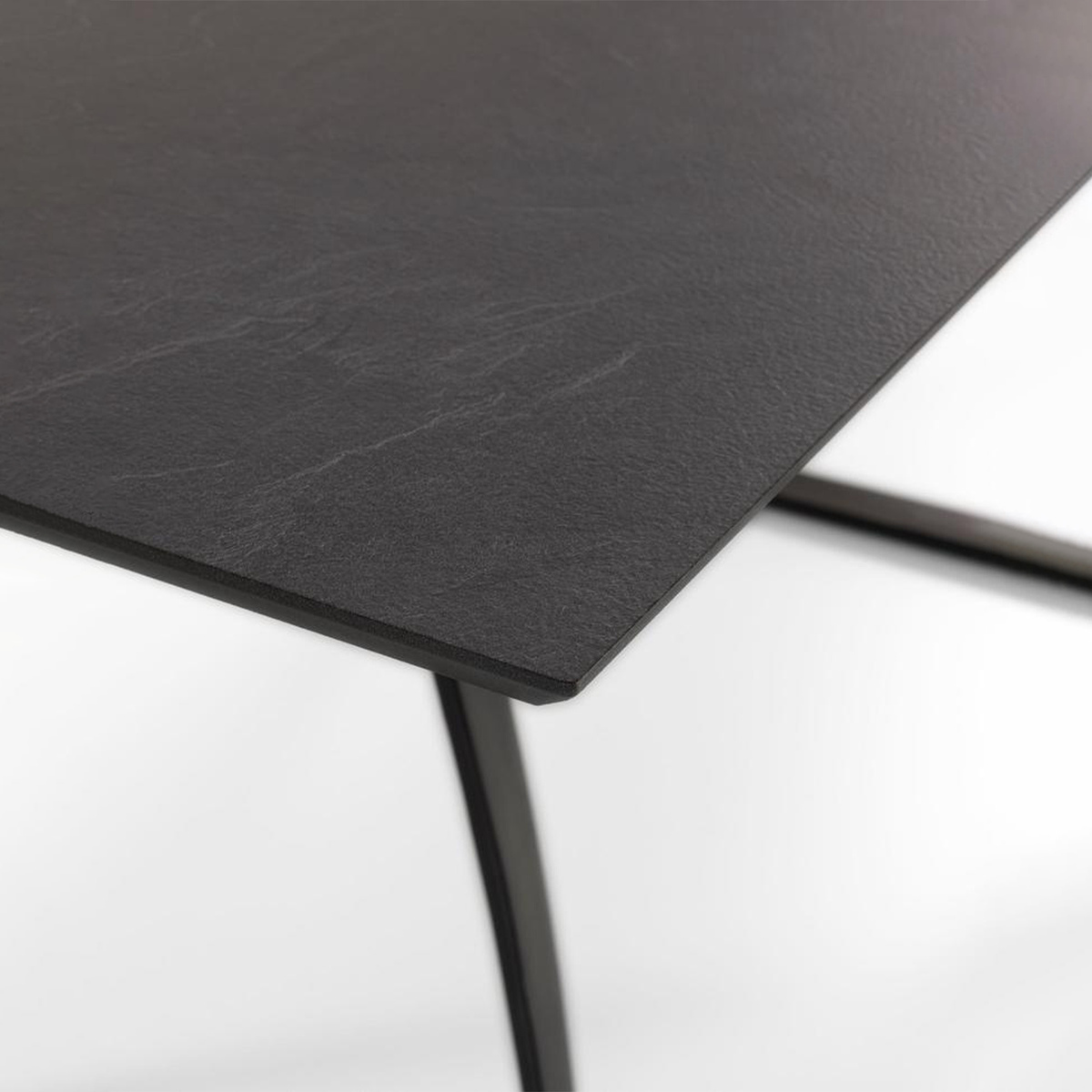 Tavolo allungabile "Hugo" piano in HPL gambe in alluminio 10 posti cm 270x90 76h