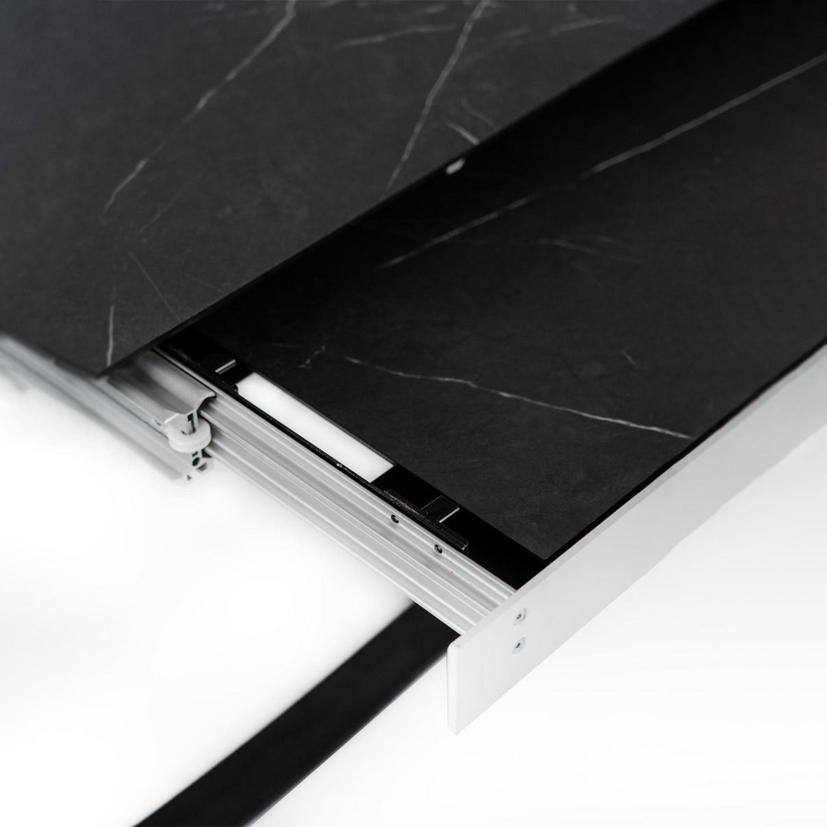 Tavolo allungabile "Hugo" piano in HPL gambe in alluminio 10 posti cm 270x90 76h