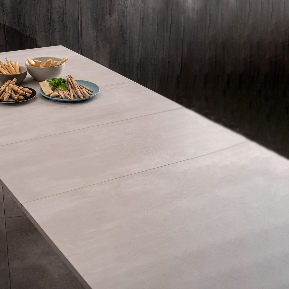 Tavolo allungabile "Blanche" piano melaminico gambe in metallo 14 posti cm 156/316x90 76h